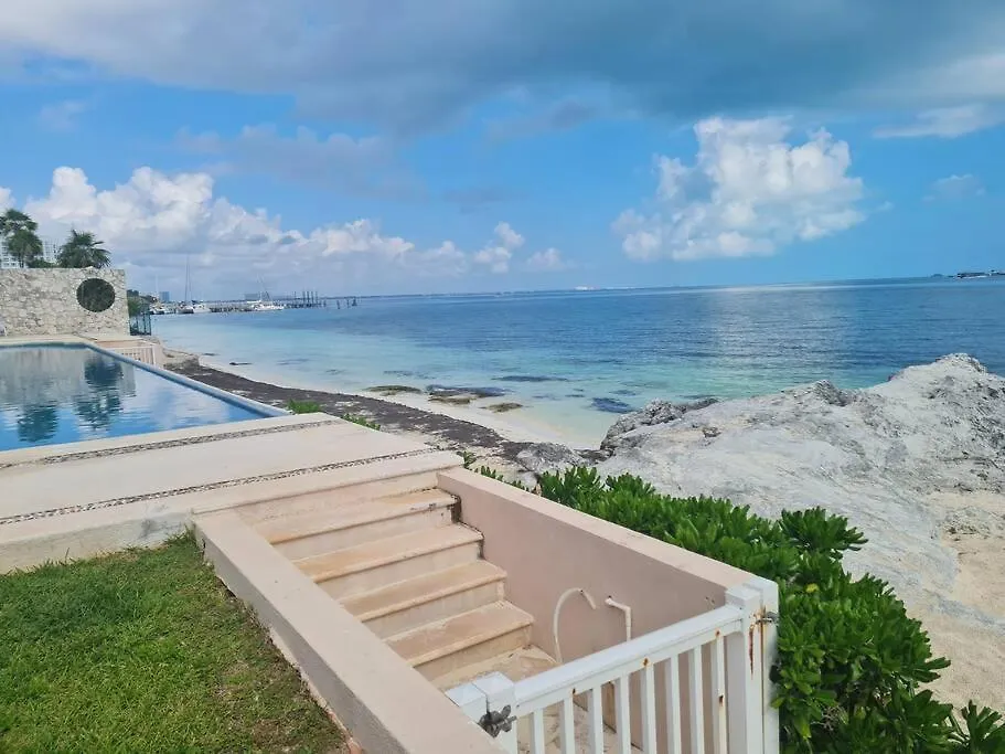 Beach Front Apartment Hotel Zone Cancun